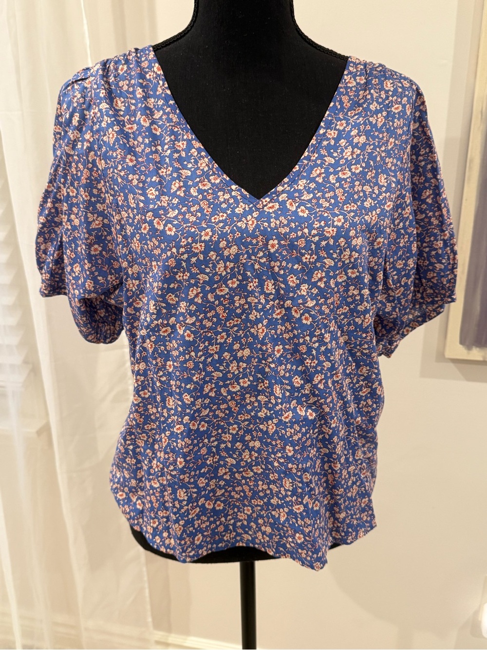 Madewell Blue Floral V-Neck Puff Sleeve Blouse